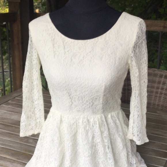 Kenzie lace dress size  6 - Picture 1 of 13